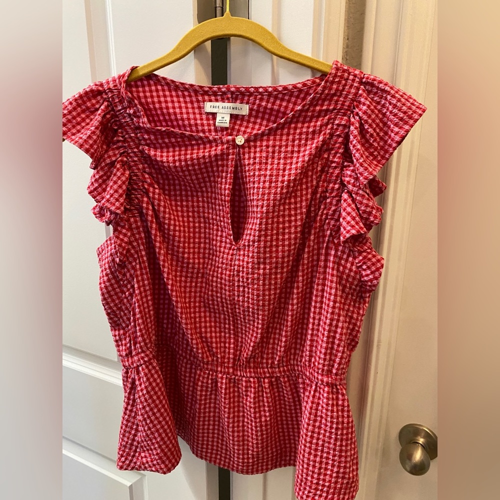 Free Assembly top, Size Medium